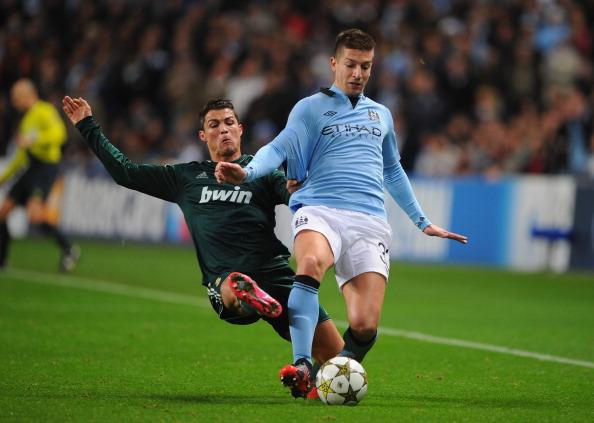 伤病增加！小贾伦·杰克逊&拉塞尔将缺席今日的比赛（伤病加剧！小贾伦·杰克逊与拉塞尔无缘今日之战）