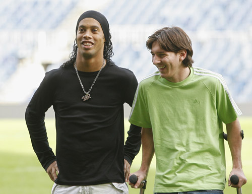 湖人官方公布伤病报告：东契奇出战成疑，八村塁大概率出战（湖人发布最新伤情通报：东契奇出战成疑，八村塁很可能登场）