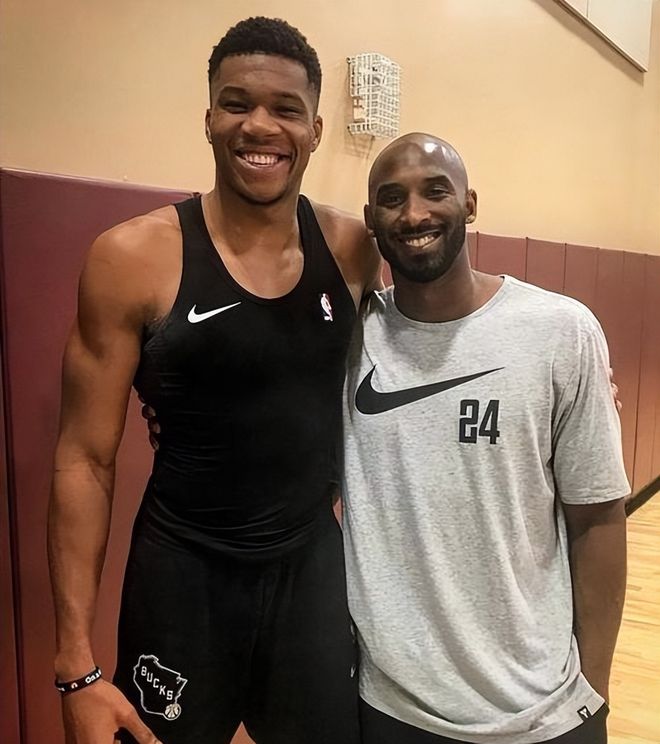 美记：某高管预计哈登会在今冬进入交易讨论，后者有“否决权”（美媒记者：有高管预计哈登今冬将进入交易讨论，且其拥有否决权）