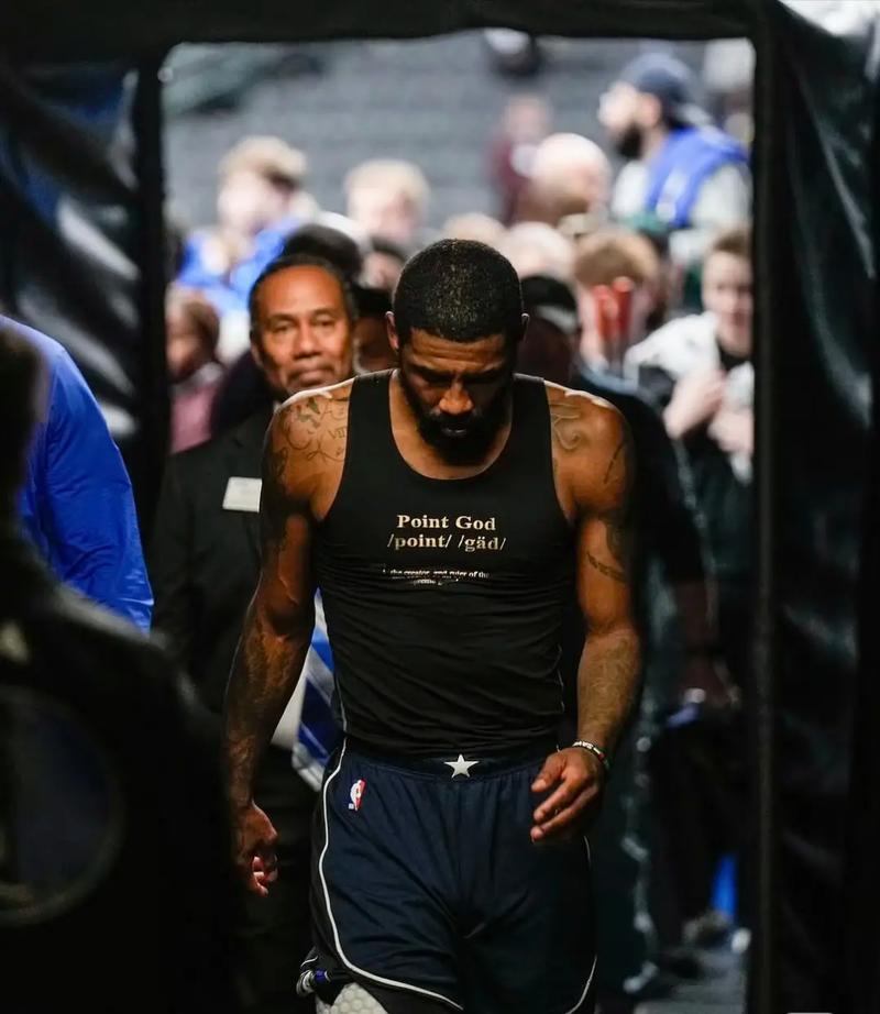 全明星！杰伦·约翰逊近10场场均27.7分12.3板10.2助1.2断+62%TS（全明星水准！杰伦·约翰逊近10场场均27.7分12.3篮板10.2助攻1.2抢断，真实命中率62%）