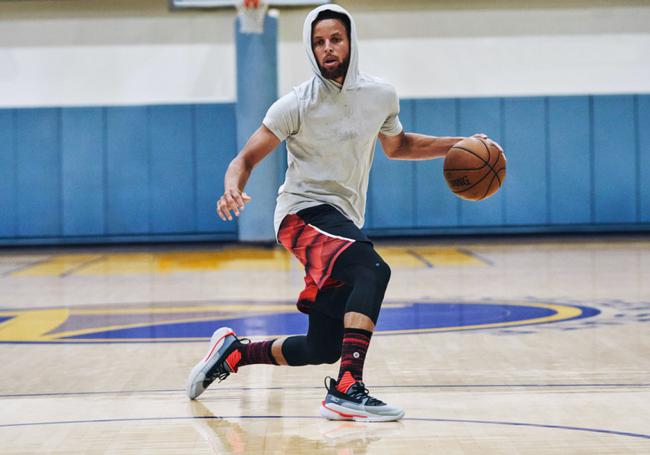 逆天，挪威甲门将点球大战一脚将摆好的球踢走以干扰对方（挪威甲门将在点球大战中踢走已摆好的球干扰对手）