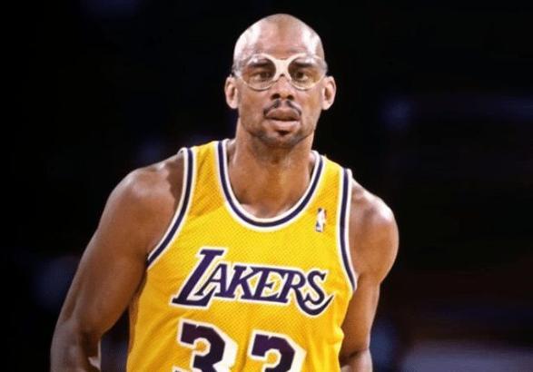 雷霆vs马刺裁判报告：没有错判和漏判，卡鲁索补篮没有被犯规（雷霆对马刺官方裁判报告：无错漏判，卡鲁索补篮未遭犯规）