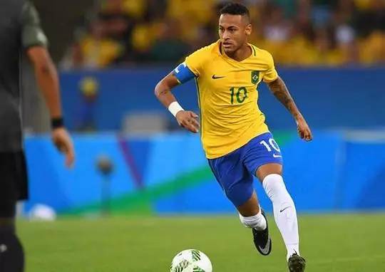 才华横溢，法国国脚谢尔基vs多特蒙德个人集锦（天赋尽显：法国国脚谢尔基对阵多特蒙德个人高光集锦）