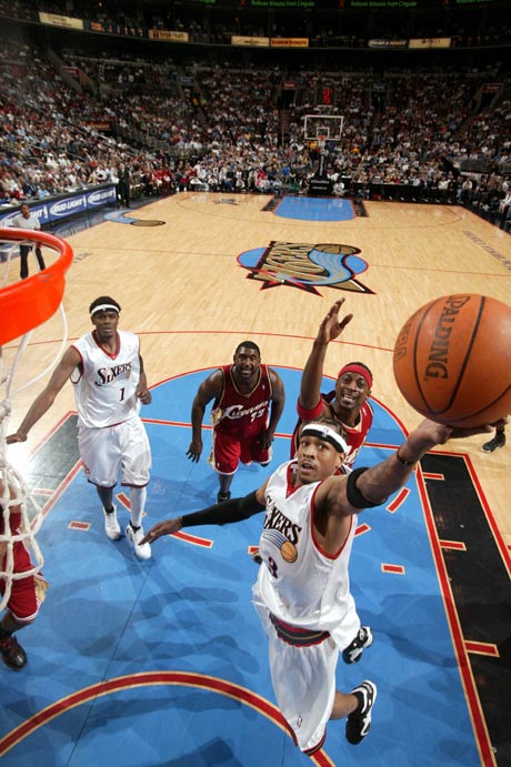 B费助攻梅开二度！英超56助超斯科尔斯独享曼联队史第四（B费用助两次！英超助攻达56次，超越斯科尔斯独占曼联队史第4）