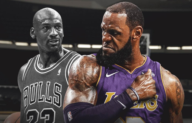 太疼了，萨勒马克尔斯被对手踩中后在地上抽动（萨勒马克尔斯遭对手踩踏后痛苦抽搐倒地）