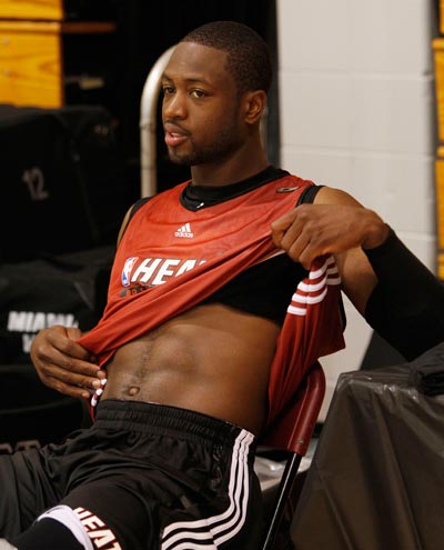 苗原：深圳青年人在谈云南玉昆外援恩里克、内内，球队想冲超（苗原：深圳青年人洽谈云南玉昆外援恩里克、内内，目标冲超）