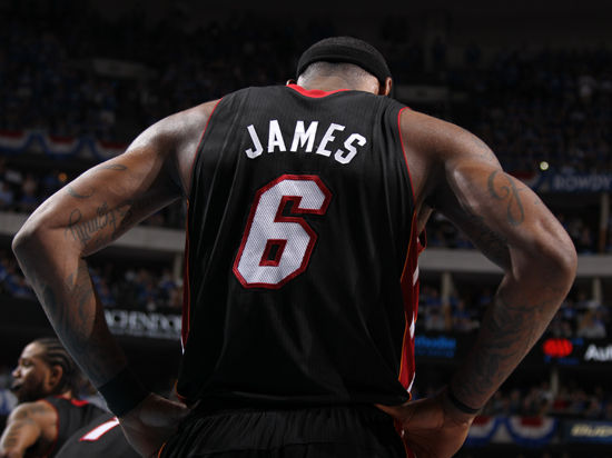 斯基拉：因西涅有望自由转会加盟拉齐奥，并签约至2027年（斯基拉：因西涅或以自由身加盟拉齐奥，合约至2027年）