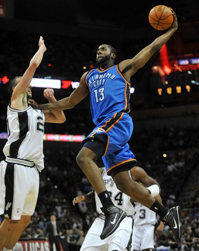 12月11日NBA杯看点：雷霆冲击16连胜，湖人马刺强强对话（12月11日NBA杯前瞻：雷霆剑指16连胜，湖人马刺上演强强对决）