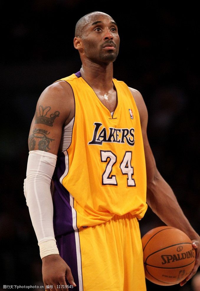 法比奥晒照：仔细看我受伤的右膝，你就知道我们队付出了一切（法比奥晒图：看我右膝的伤，就知道我们拼到极限）