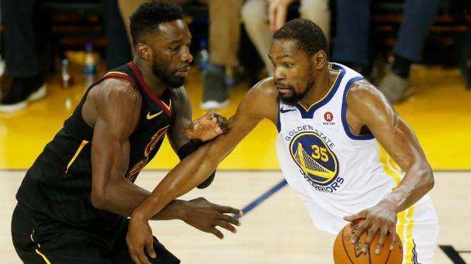 半场战报：科莫0-0卡利亚里（半场快讯：科莫与卡利亚里战成0-0）