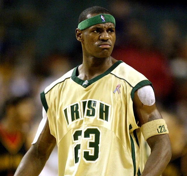 皇马2024年射手榜：姆巴佩半年14球高居第二（姆巴佩半年14球，位列皇马2024射手榜次席）