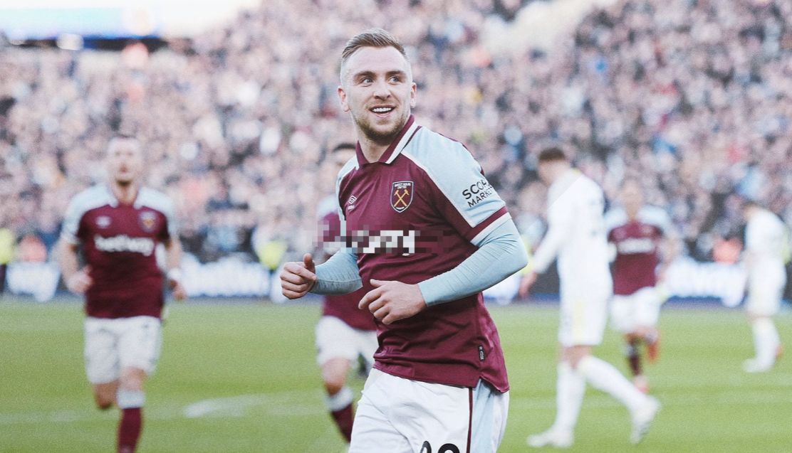 篮球湖人球员关键比赛中发挥稳定（湖人球员在关键战中表现稳健）