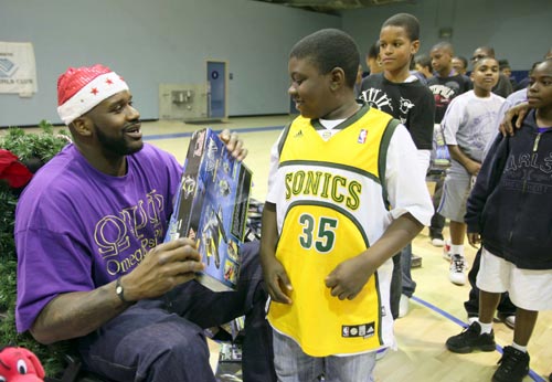 黄蜂半场命中18记三分，追平NBA半场三分命中数纪录（黄蜂上半场投进18个三分，追平NBA单半场三分命中纪录）