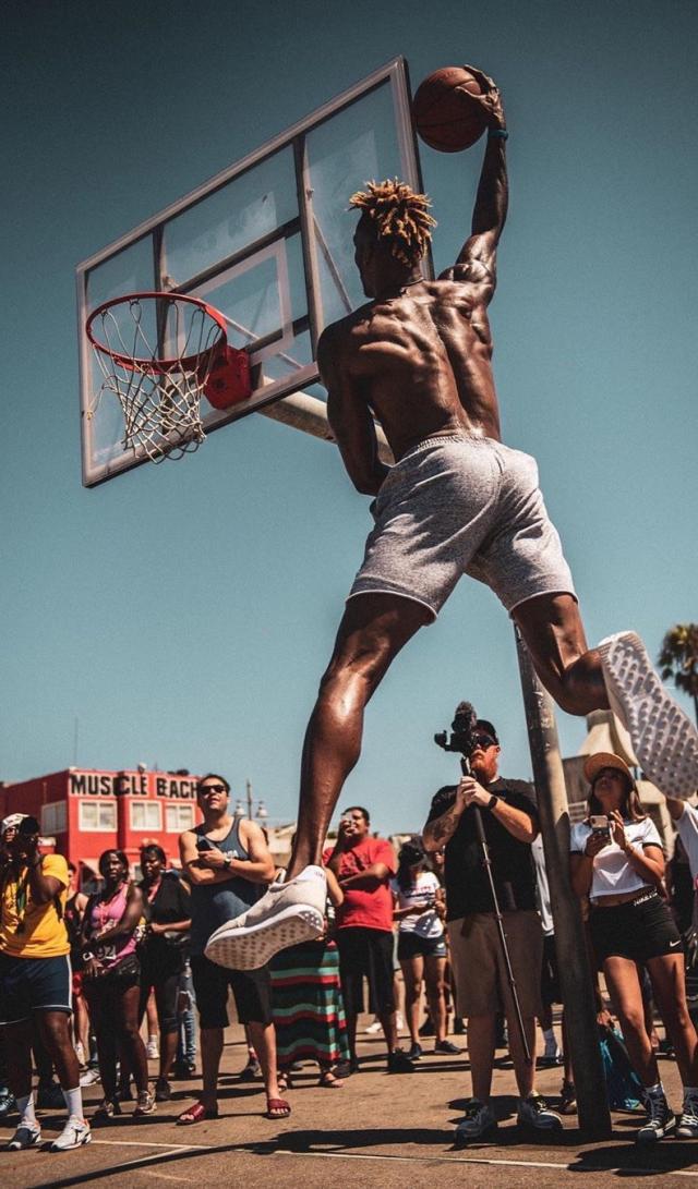 球迷：这球把我看乐了（球迷直呼：这球让我笑出声）