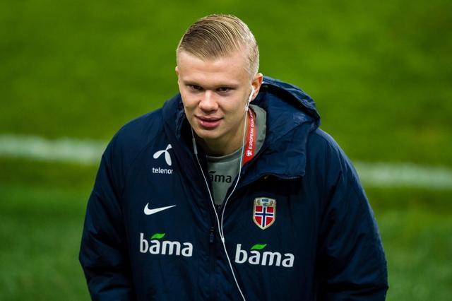 今天靠我！福克斯半场11中9 三分4中3 砍下全队最高21分（福克斯火力全开：半场11投9中、三分4投3中，拿下全队最高21分）