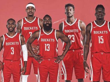 南野拓实法国杯受伤被担架抬出场，疑似遭遇重伤（法国杯南野拓实伤退，被担架抬离赛场疑似重伤）