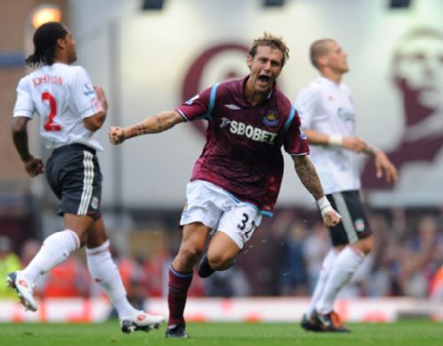 吴少聪女友晒足协杯冠军奖牌：男朋友带的苏州特产（吴少聪女友晒足协杯冠军奖牌，称是男友带回的苏州特产）