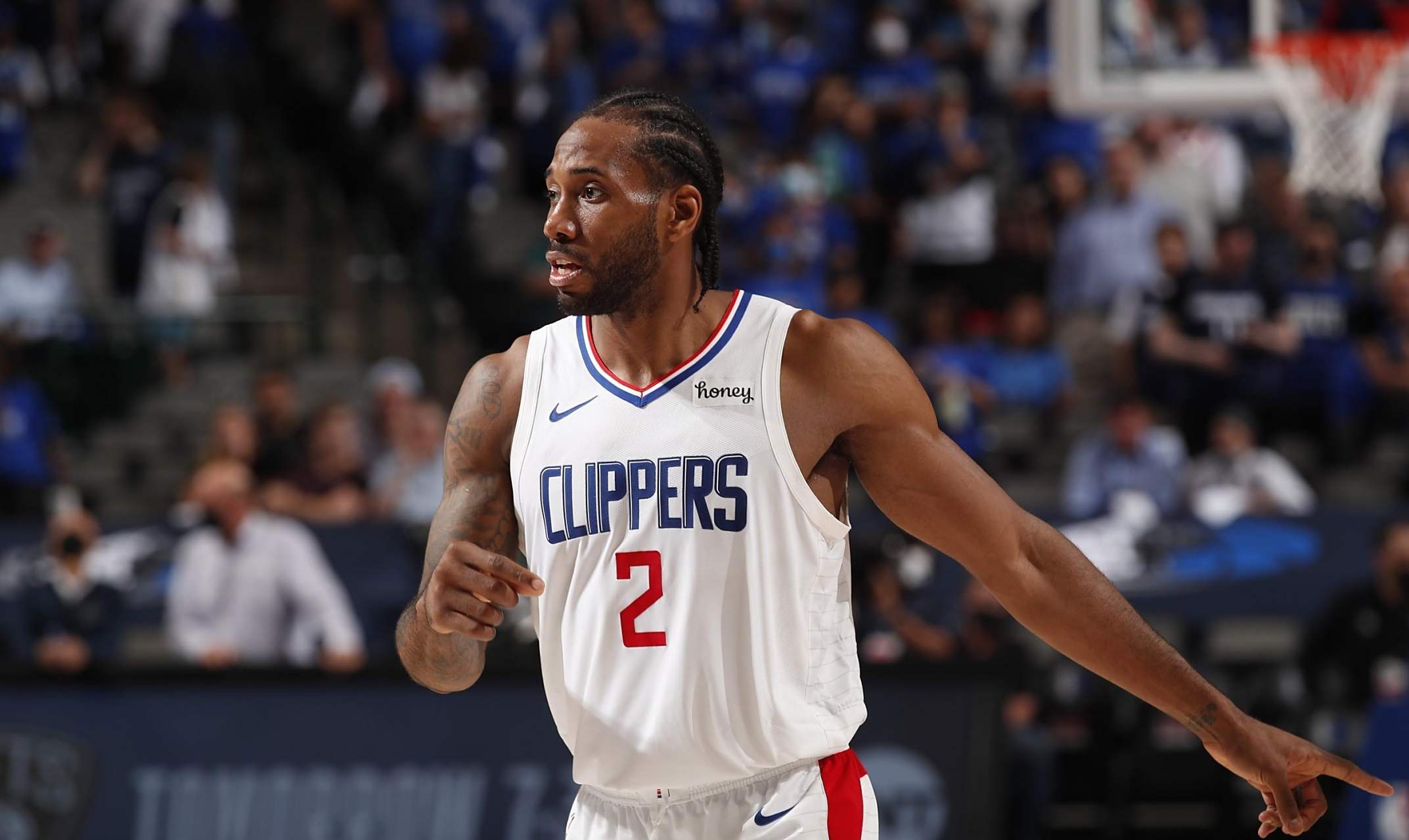 安永佳港队回来状态爆棚，一分钟进球？！新鹏城什么...（安永佳港队强势回归，开场一分钟闪击！新鹏城怎么了？）