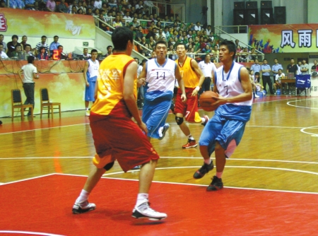 2025中超官方最佳球员候选：瓦科、莱昂纳多领衔，王钰栋在列（2025中超官方最佳球员候选名单出炉：瓦科、莱昂纳多领衔，王钰栋入围）