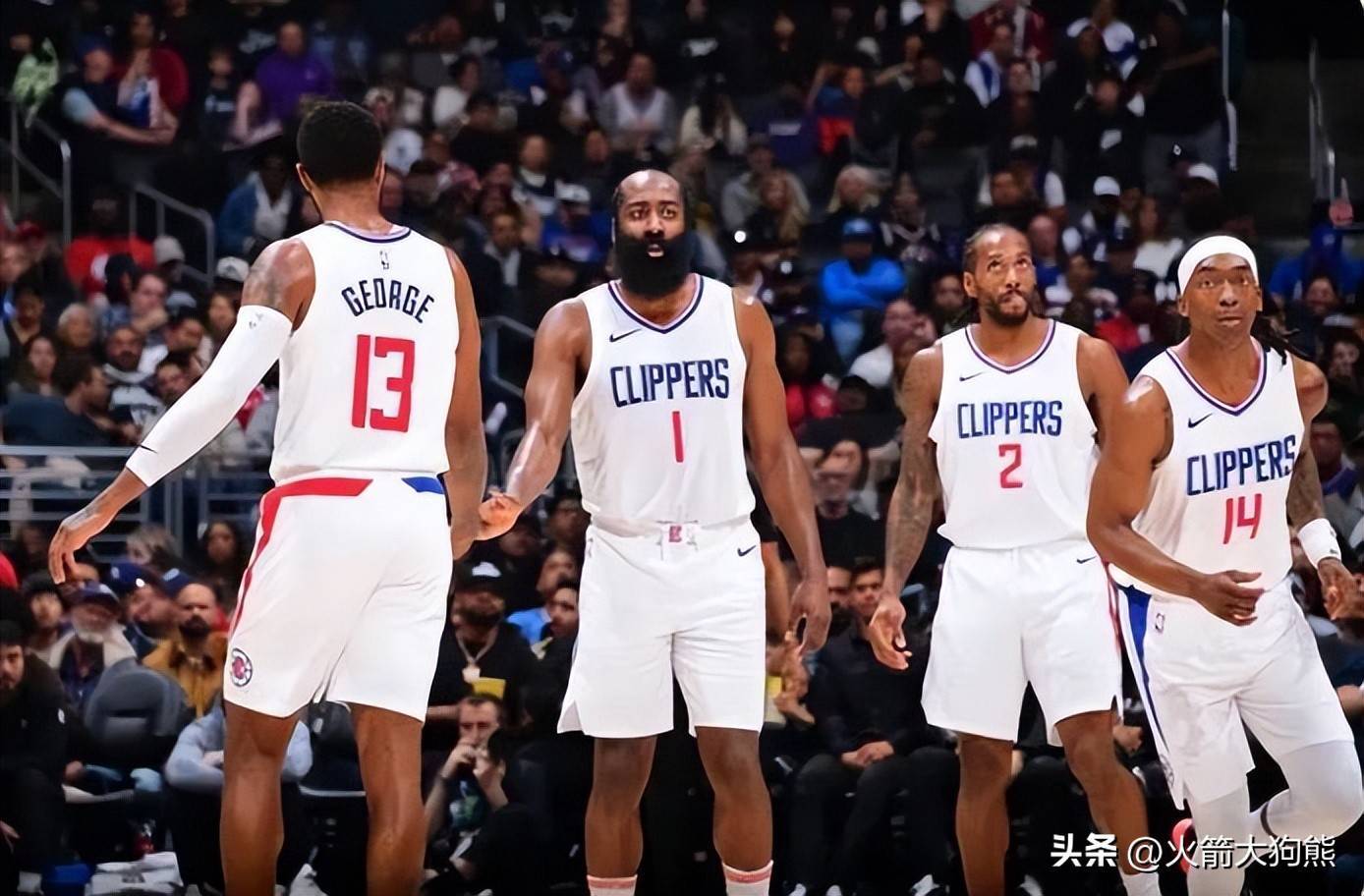 克罗地亚媒体：拜仁球探现场考察哈伊杜克19岁后卫霍达克（克媒曝：拜仁球探到场考察哈伊杜克19岁后卫霍达克）