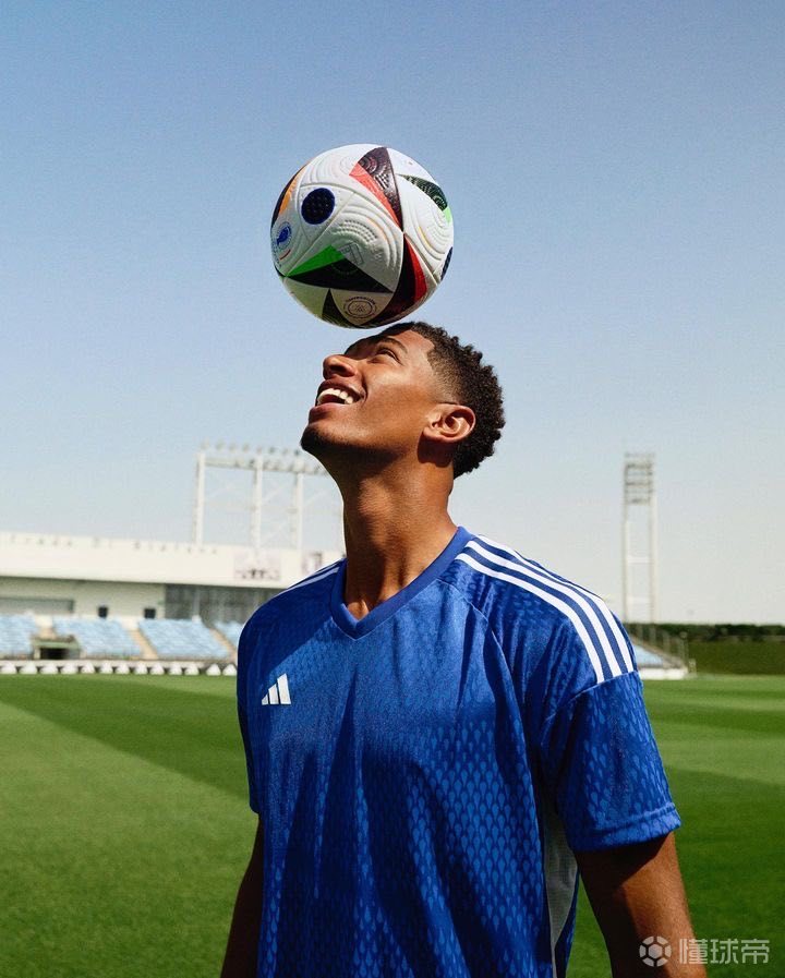 2-0，23岁荷兰新星无敌小角度挑射，54岁埃梅里率队避免欧联2连败（2-0！23岁荷兰新星小角度挑射惊艳，54岁埃梅里带队拒绝欧联两连败）